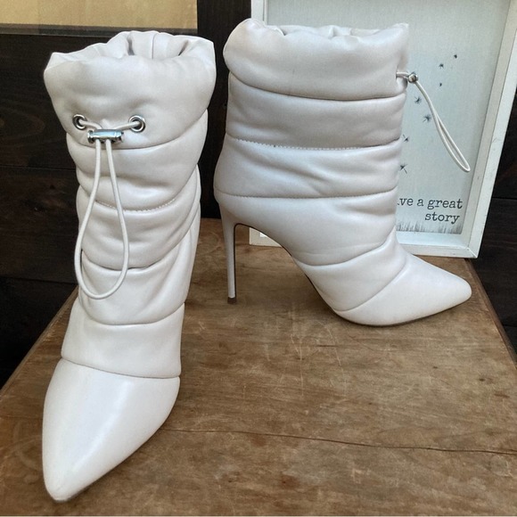 NEW Steve Madden Boots Snow booties heals puffer Cloak size 8 winter white - Picture 1 of 10